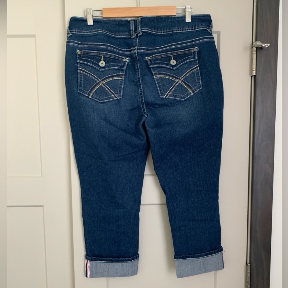 Wallflower Dark Blue Curvy Fit Capri Jeans - Picture 3 of 3